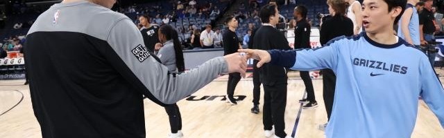 开云登录-【现场】短短1分钟却意义非凡 NBA赛场上演亚洲德比