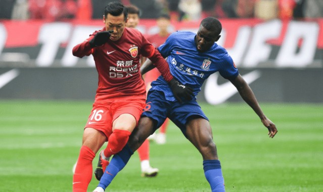 开云入口-前申花外援炮轰斯卢茨基：伤愈1周便让我首发 与他交恶迫使我离队