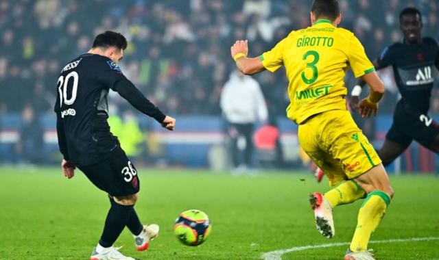 开云中国-【法甲】纳瓦斯染红 梅西造乌龙+首球 巴黎3比1南特