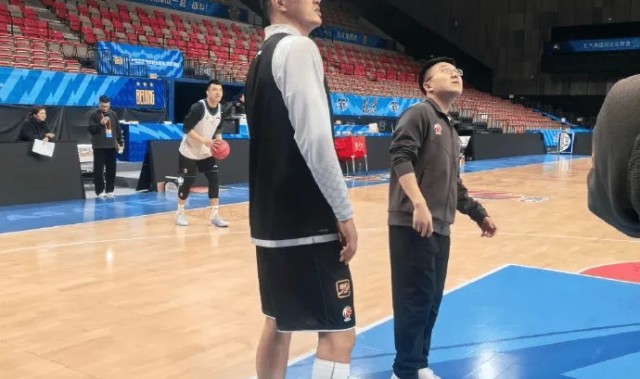 开云登录-媒体人：翟晓川小腿有拉伤打不打未定&amp;amp;已征召范依铭顶潜力赛