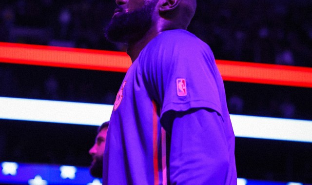 开云入口-勒布朗29+9+6湖人不敌黄蜂，东契奇39分鲍尔30+6+11